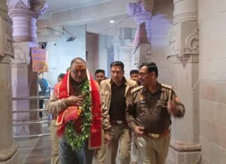 नवागत पुलिस अधीक्षक, सोमेन वर्मा ने मां विंध्यवासिनी का दर्शन किया!