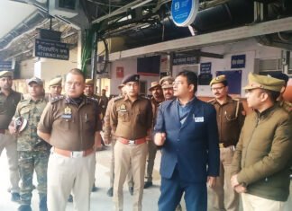 नवागत पुलिस अधीक्षक ने महाकुंभ में जाने वाले श्रद्धालुओं की सुरक्षा के इंतजाम को लेकर दिखे सतर्क