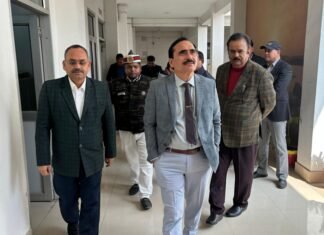 नवागत मण्डलायुक्त ने किया पदभार ग्रहण
