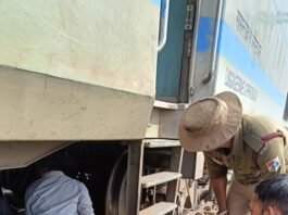 ट्रेन नंबर 12487 सीमांचल एक्सप्रेस में ब्रेक के पास धुआं देखकर यात्री घबराए, मीरजापुर