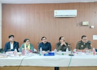 मौनी अमावस्या पर तीर्थ यात्रियों की बेहतर सुविधा के लिए मंडलायुक्त ने अधिकारियों को दिया विशेष निर्देश