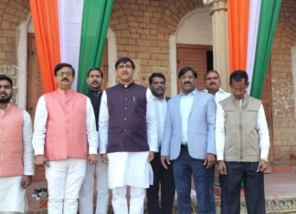 नपाध्यक्ष श्यामसुंदर केशरी ने गणतंत्र दिवस पर किया ध्वजारोहण