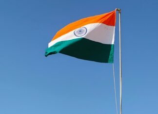 एपेक्स ट्रस्ट हॉस्पिटल ने स्वर्णिम भारत – विरासत व विकास थीम पर मनाया गणतंत्र दिवस – 2025