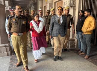 दर्शन पूजन हेतु आने वाले श्रद्धालुओं के साथ अधिकारी करे सद्व्यवहार -मण्डलायुक्त