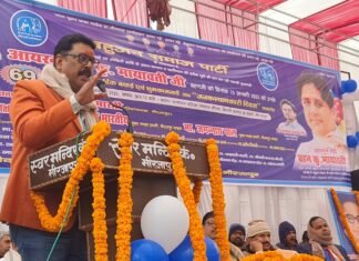 पूर्व मुख्यमंत्री मायावती के जन्म दिवस के अवसर पर कार्यक्रम में योगी की तारीफ