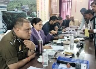 तहसील लालगंज में प्राप्त 136 प्रार्थना पत्रों में से मौके पर 16 का किया गया निस्तारण