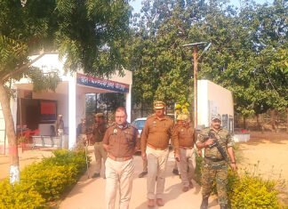 वरिष्ठ पुलिस अधीक्षक मीरजापुर द्वारा थाना सन्तनगर का किया गया आकस्मिक निरीक्षण —