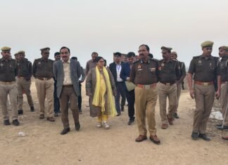 विन्ध्वासिनी धाम में प्रति घंटे 21 हजार वाहनों की आवाजाही,उमड़ी भारी भीड़*