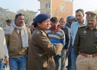 मिर्जापुर में पुलिस को गस्त के दौरान दिखे तीन युवकों के शव
