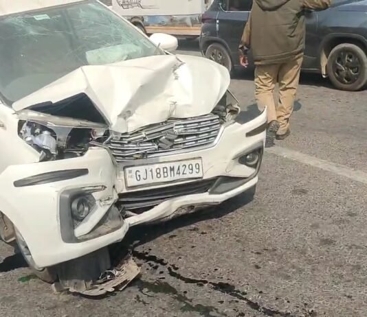प्रयागराज में स्नान के बाद गुजरात के स्नानार्थियों की गाड़ी मिर्जापुर में भिड़ी ,पांच घायल