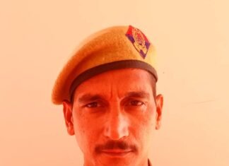 राज्य पुलिस प्रमुख, उ.प्र. प्रशान्त कुमार के हाथों मिर्जापुर में तैनात मुख्य आरक्षीके शैलेंद्र हुए सम्मानित