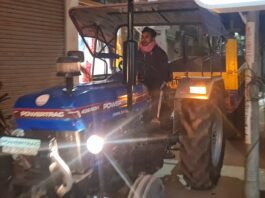 डेढ़ सौ से ज्यादा ट्रैक्टर नो एंट्री में रोज घुसते हैं आसपास के लोग होते हैं परेशान, मिर्जापुर