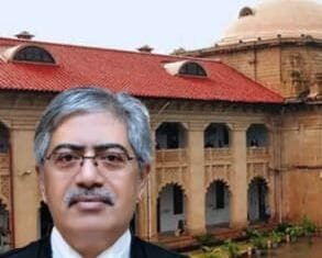 अरिदम सिन्हा का इलाहाबाद हाईकोर्ट में न्यायमूर्ति पद की शपथ के बाद मिर्जापुर के वकील भी हुए हर्षित