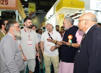 कालीन मेला का शुभारम्भ मुख्य अतिथि गिरिराज सिंह , कपड़ा मंत्री,ने किया