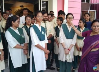 कक्षा 10 की टॉपर सेठ द्वारका प्रसाद बजाज स्कूल की छात्रा बनी
