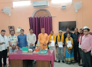 तीन कर्मचारियों के सेवानिवृत होने पर नपाध्यक्ष श्यामसुंदर केशरी ने सम्मानित कर दी विदाई*