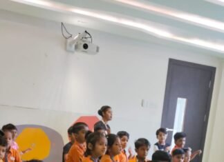 8 मई 2025. को फर्स्टक्राइ इंटेलिटोट्स प्रीस्कूल मिर्जापुर में मदर्स डे आयोजित