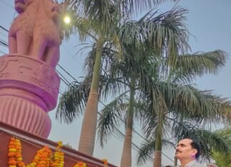अशोक स्तंभ शक्ति, साहस और गरिमा का प्रतीक है- बालकृष्ण त्रिपाठी