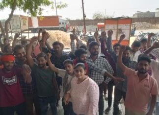 फ्लिपकार्ट कर्मचारियों ने किया हड़ताल ,मिर्जापुर