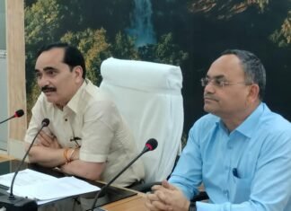 मीरजापुर अधीक्षण अभियंता नल कूप सहित दो और अधिकारियों को शो-काज नोटिस जारी