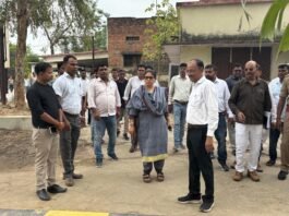 जिलाधिकारी ने विकास खण्ड-पहाड़ी में आधार सेवा केन्द्र का किया उद्घाटन