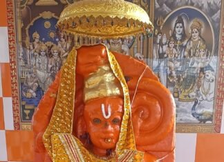 चोरों ने चुराई श्रीहनुमान जी की चांदी की लगी आंख ,मिर्जापुर