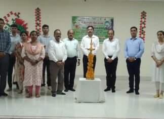 एपेक्स आयुर्वेदिक कॉलेज में दीप प्रज्वलन कर योग सप्ताह का शुभारंभ