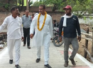 नपाध्यक्ष श्यामसुंदर केशरी ने चौबे टोला, गोसाई तालाब आदि वार्डो में निर्माण कार्यों का किया लोकार्पण