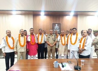 14 पुलिस कर्मियों को वरिष्ठ पुलिस अधीक्षक मीरजापुर द्वारा दी गई विदाई