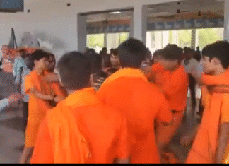 मिर्जापुर रेलवे स्टेशन पर कांवरियों ने मणिपुर जा रहे फौजी को पीटा
