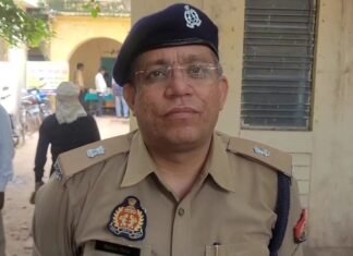 विंध्याचल में जजमान को दर्शन कराने को लेकर आधी रात दो पंडा आपस में भिड़े