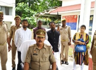 चंदौली के रहने वाले चार लोग मिर्जापुर में करा रहे थे धर्म परिवर्तन महिलाएं भी थी शामिल, पकड़े गए
