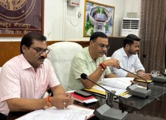 चिन्हित ब्लैक स्पाट व हाटस्पाट पर दुर्घटना के कारणों को खोजते हुए करे सुधारात्मक कार्यवाही -जिलाधिकारी