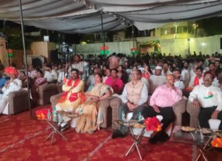 शहीदों के फांसी का नाट्य मंचन को देख लोग हुए भावुक, मीरजापुर