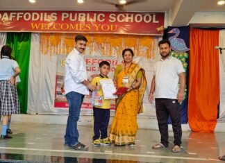 साइबर सुरक्षा कार्यशाला में पुरस्कृत होने के बाद छात्रों का उत्साह बढ़ा