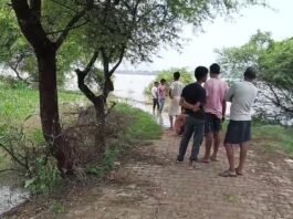 मिर्जापुर में गंगा नदी वार्निंग लेवल के ऊपर पहुंचा
