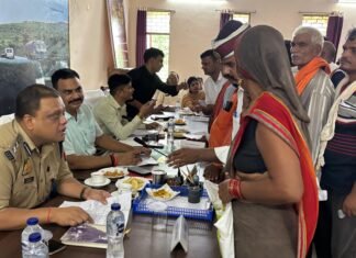 तहसील लालगंज में जिलाधिकारी के समक्ष प्राप्त 138 प्रार्थना पत्रों में से मौके पर 14 का किया गया निस्तारण