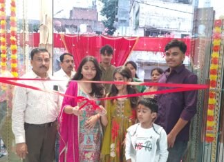 सुंदर घाट में ‘विवाह कलेक्शन’ शोरूम का भव्य उद्घाटन