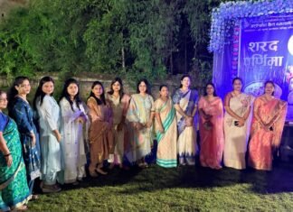 मीरजापुर में चंद्रमा की रोशनी में रखा गया मेवे से भरा खीर, मनाया गया शरद पूर्णिमा