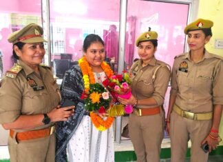 सेठ द्वारका प्रसाद बजाज स्कूल की छात्रा बनी मिर्जापुर सिटी कोतवाली की इंचार्ज