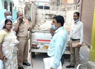 मिर्जापुर में लगभग 3 लाख रुपए कीमत का खराब खोया प्रशासन ने कराया नष्ट