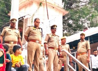 छठ पर्व पर सुरक्षा व्यवस्था चाक-चौबंद, एसएसपी सोमेन बर्मा ने किया घाटों का निरीक्षण