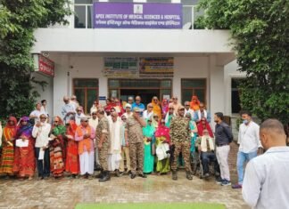 राष्ट्रीय एकता दिवस पर एपेक्स ट्रस्ट की अनोखी पहल, 40 बुजुर्गों की निःशुल्क मोतियाबिंद सर्जरी