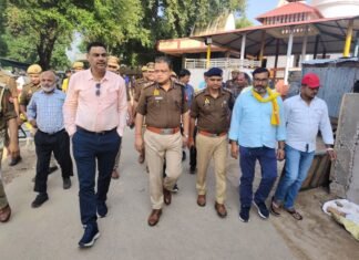 पति ने पत्नी की चाकू मारकर हत्या की, खुद ट्रेन के सामने कूदकर दी जान