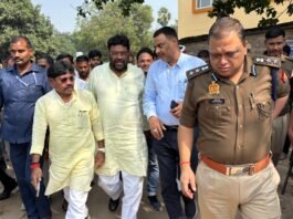 चुनार में रेल हादसे में मृतक के आश्रितो को दो-दो लाख मुआवजा देने की घोषणा