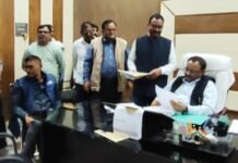 मिर्जापुर सिटी ब्लॉक के सचिवों ने बीडीओ सिटी के खिलाफ खोला मोर्चा