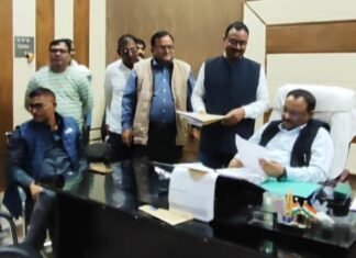 मिर्जापुर सिटी ब्लॉक के सचिवों ने बीडीओ सिटी के खिलाफ खोला मोर्चा