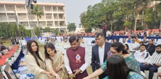 डैफोडिल्स विद्यालय के वार्षिक उत्सव में नगर पालिका अध्यक्ष श्याम सुंदर केसरी भी रहे मौजूद