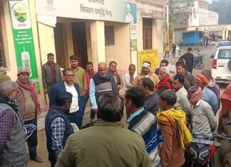 धान क्रय केन्द्र नरोंइया पर SDM Sadar का औचक निरीक्षण, मचा हड़कंप