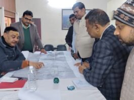 दो दिनों के अंदर विंध्याचल में ध्वस्तीकरण की कार्रवाई करके कार्य में लाए तेज़ी-डीएम